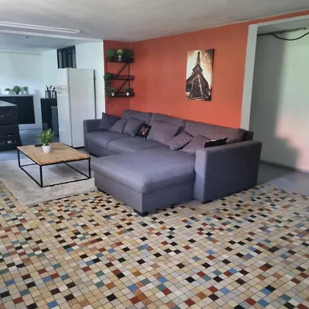 Chez Nat Et Gege Holiday home Cholet